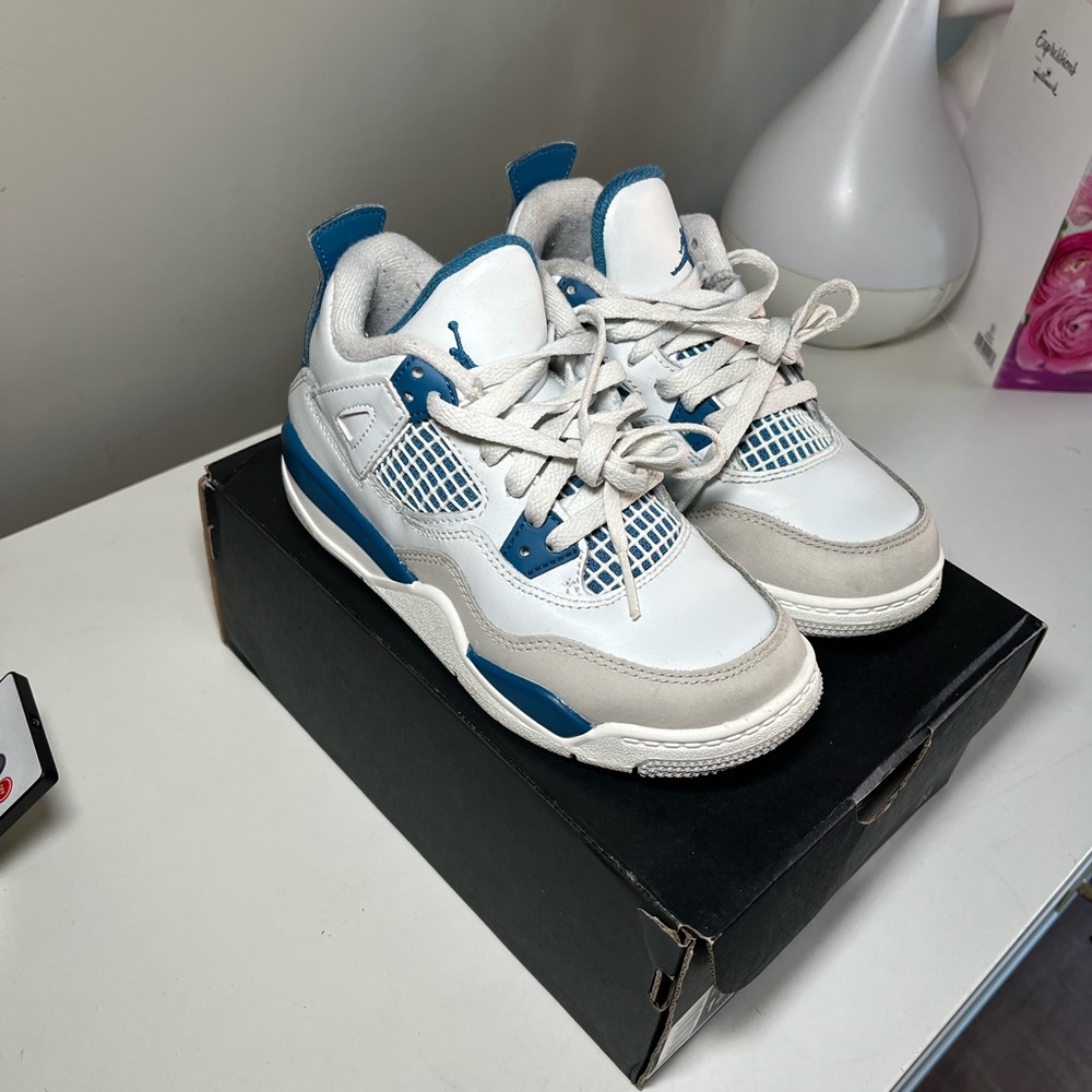 Jordan 4 Retro